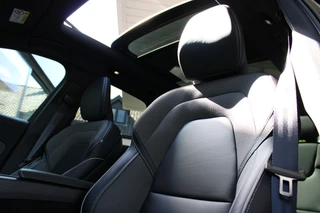 Volvo XC60 2.0 T6 Plug-in hybrid AWD Plus Black Edition  | Panoramadak | H/K | Camera | Leder / 29