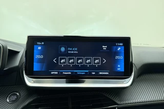 Peugeot 2008 1.2 Turbo 100pk Allure | Trekhaak | Navigatie | Achteruitrijcamera | Climate control | Parkeersensoren | Lichtmetalen velgen / 23