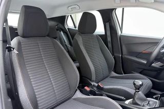 Peugeot 2008 1.2 PureTech Active Pack | Climate Control | Full map navigatie | Apple Carplay/Android Auto | Cruise Control / 14