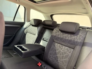 Skoda Octavia Combi 1.8 TSI 4x4 DSG Pano Trekhaak CarPlay Elektrische achterklep / 12