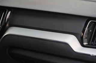 Volvo XC60 T6 Recharge AWD Plus Dark | Stoelverwarming | Trekhaak |  Parkeercamera | Panoramadak  | Longe Range | Pilot Assist | BLIS | Leder | Glossy Black | Keyless / 43