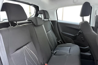 Peugeot 208 1.2 VTi Envy / 15