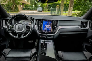 Volvo XC60 2.0 Recharge T8 AWD R-Design  Crystal Parelmoer Harman Kardon Memory Camera / 9