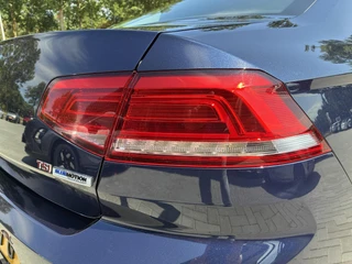 Volkswagen Passat 1.8 TSI Business Edition R Automaat | Climate control | Achteruitrij camera | Navigatie | Elektrisch Pakket | Afneembare Trekhaak | Ergo-Comfort stoel | Parkpilot | LM-Velgen | LED Verlichting / 28