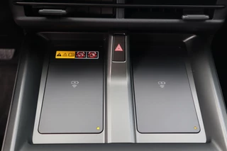 Toyota bZ4X Touring Dynamic 75 kWh NIEUW & DIRECT LEVERBAAR! BLIND-SPOT PARK-SENSOREN STOEL/STUURVERW APPLE/ANDROID 18" LM-VELGEN / 34
