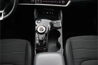 Kia Sportage 1.6 T-GDi Hybrid DynamicPlusLine  - Kantel/Schuifdak - Stoel en stuur verwarming - Parkeersensoren - Navigatie- Fabrieksgarantie tot 10-2031 / 27