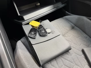 Volkswagen Golf Variant 1.5 eTSI 150pk DSG Style Pano dak / 38
