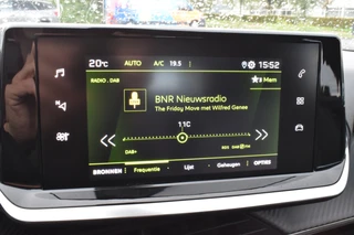 Peugeot 2008 PureTech 110 Allure  Carplay | Keyless | Trekhaak | Camera achter | / 19