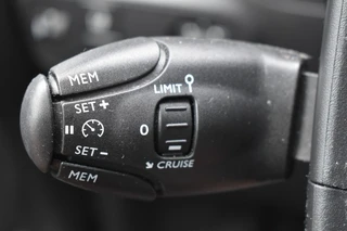 Citroën C3 1.2 PT S&S FEEL EDITION CLIMA / NAVI / APPLE CARPLAY/ ANDROID AUTO / / 17