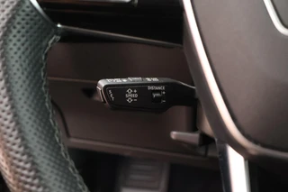 Audi e-tron 55 408pk quattro S edition 95 kWh SOH 94% HUD Elec stoelen Memory Camera ACC S-Line / 18