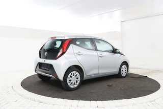 Toyota Aygo 1.0 VVT-i x-play  5 Deurs, Camera, / 2