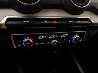 Audi Q2 35 TFSI Pro Line | Trekhaak | Panodak | Adaptive Cruise | Camera | Stoelverw. | CarPlay / 21