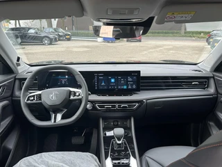 MG MG HS PHEV 1.5 Luxury PLUG-IN HYBRIDE | 272 PK | NIEUWE AUTO | >1.000 KM TOTAAL BEREIK | 1E REGISTRATIE 03-2026 | 360° CAMERA | ELEKTRISCHE ACHTERKLEP | 7 JAAR MG GARANTIE T/M 2033 | APPLE CARPLAY | ANDROID AUTO | STOELVERWARMING | FULL LED | ELEKTRISCHE STOELEN / 12