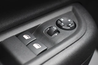 Citroën ë-C3 You 113pk 44 kWh | SOH 100%  Airco  | Parkeerhulp | Getint glas | Lage km stand | 8 Jaar Citroen We Care garantie / 14