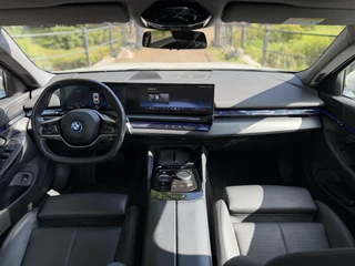 BMW i5 Touring eDrive40 Business Edition 84 kWh | SOH 96% | Pano | BTW | / 6