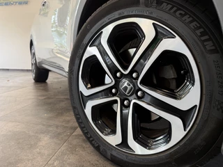 Honda HR-V 1.5 i-VTEC Executive  Panoramadak Full-led Navigatie / 4