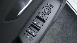 Hyundai Kona Electric Pure Edition 64.8 kWh | Demo | Navigatie | Camera | Cruise control / 15