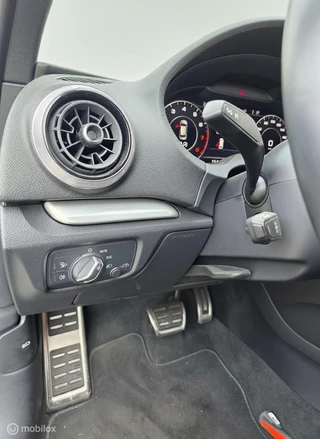 Audi A3 35 TFSI 2020 S-LINE AUT/CRUISE/CARPLAY/DIGI-DASH/LMV / 23