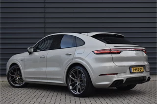 Porsche Cayenne Coupé 3.0 E-Hybrid Lightweight  | ACC | 22'' GT Design | Matrix PDLS+ | Carbon Dak | Luchtvering | 360 Camera | / 2