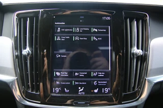 Volvo V90 2.0 T4 R Design Pano | Trekhaak | Apple carplay | Pilot assist | / 17