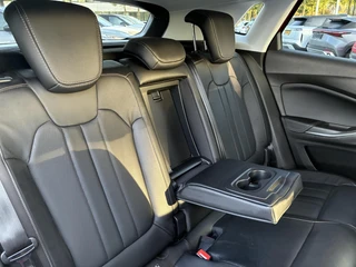 Opel Grandland X 1.6 Turbo Hybrid4 Automaat Ultimate | ECC | Navigatie | Leder | Winterpakket | Stoelventilatie | Camera | Trekhaak | 19" LM-Velgen | Zeer kompleet / 17