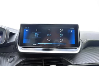 Peugeot 208 1.2T 100pk GT | Afneembare Trekhaak | Achteruitrijcamera | Panoramadak | Cruise control | Airco | Stoelverwarming | Climate control | Interieurverlichting | Stuurbediening | Sportstuurwiel | / 26
