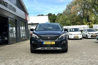 Peugeot 3008 1.2 PureTech Allure / 6