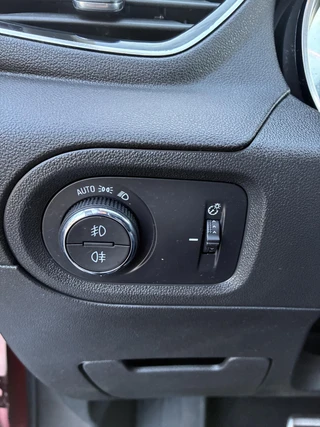 Opel Grandland X 1.6 Turbo Hybrid4 Automaat Ultimate | ECC | Navigatie | Leder | Winterpakket | Stoelventilatie | Camera | Trekhaak | 19" LM-Velgen | Zeer kompleet / 32