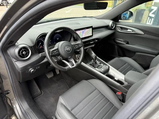 Alfa Romeo Tonale 1.5T Hybrid Sprint *ACC & Navigatie* / 7