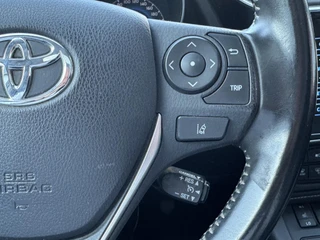 Toyota Auris 1.8 Hybrid Executive / 21