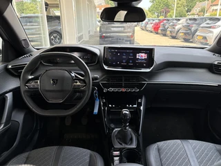 Peugeot 2008 1.2T 100pk Allure | DEMO | Facelift model | Parkeersensoren voor + achter | Apple Carplay/Android Auto | Climate Control | Lichtmetalen velgen / 8