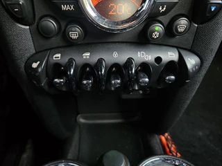 MINI Cooper Cabrio 1.6 Pepper Leer/Stof / LM / PDC / 19