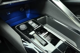 Peugeot 3008 1.2 Hybrid 136 Allure | DEMO | Elektr. achterklep | Navigatie | Achteruitrijcamera | Climate Control | Half lederen bekleding | Keyless Entry / 31