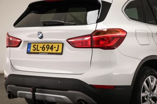 BMW X1 xDrive20i High Executive | PANORAMADAK | HEAD UP | STOELVERWARMING | TREKHAAK / 25