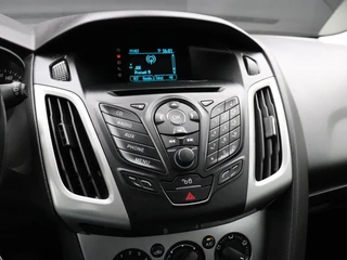Ford Focus Wagon 1.0 EcoBoost Edition / 19