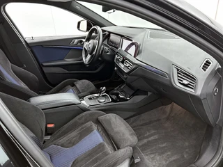 BMW 1-serie M135i xDrive | Camera | Stoelverwarming |Harman/Kardon | HeadUp Display | Cruise Control / 15