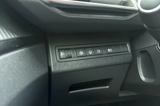 Peugeot 3008 1.6 HYbrid 180 Allure Pack Business | 19 inch | Automaat | Achteruitrijcamera | Navigatiesysteem | Apple carplay | Electronic climate control / 25