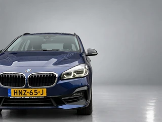 BMW 2 Serie Active Tourer 220i High Executive Edition 192 pk M-sport AUT. | dealer onderhouden | navigatie | trekhaak | panoramadak / 10
