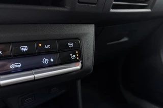 Opel Frontera Electric GS 44 kWh | Navigtatie | 8 Jaar speciale garantie | Stoel & Stuurverwarming | Camera | Dakrails | Extra getint glas | Cruise control | DAB Radio / 24