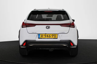 Lexus UX 250h AWD F Sport Premium / 16
