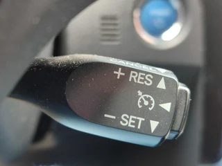 Toyota Auris 1.8 Hybrid DYNAMIC ULTIMATE / 20