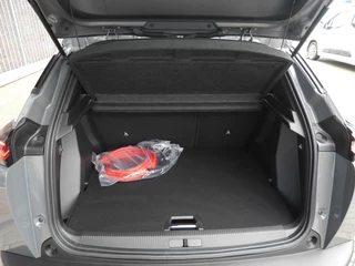Peugeot e-2008 EV Allure Avantage 54 kWh | Camera rondom | Adaptieve cruise control | Navigatie | Draadloze telefoonoplader | Lichtmetalen velgen | Nieuwe auto | 406KM Actieradius WLTP / 12