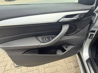 BMW X1 xDrive20i High Executive  | Afn. trekhaak | Pano | LED | Leder | Sportstoelen | Apple/Android | Stoelverwarming / 22