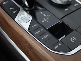 BMW 3 Serie 320i High Executive Edition  | Schuifdak | Leder | Camera | Org. NL / 55