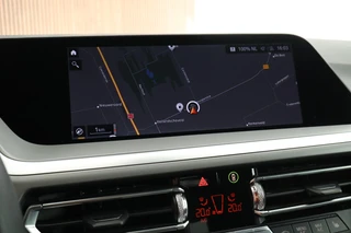 BMW Z4 Roadster sDrive20i 197pk High Executive Stoelverwarming Leder LED Navigatie / 18