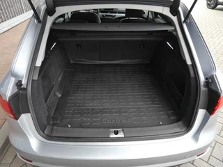 Audi A4 Avant 1.4 TFSI Pro Line | Elektrisch te openen kofferbak | Apple carplay/Android auto | 18 inch lichtmetalen velgen | Cruise control | Parkeersensoren achter |  bi-xenon koplampen | Climate control | Navigatie / 11