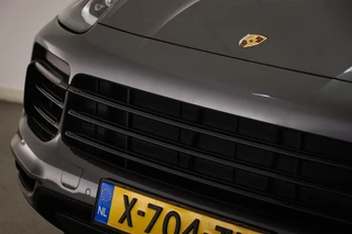 Porsche Cayenne 3.0 E-Hybrid Platinum Edition | LUCHTVERING | MASSAGE | STOELVENTILATIE | COMFORTSTOELEN | CAMERA | 22" / 20