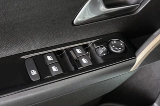 Lancia Ypsilon 1.2 Turbo Hybrid LX / 25