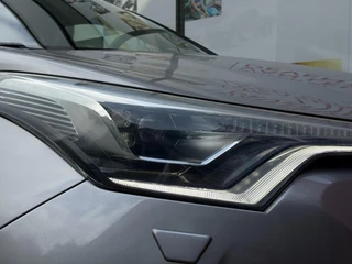 Toyota C-HR 1.8 Hybrid Bi-Tone Plus / 14