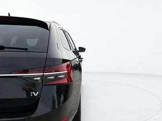 Škoda Superb Combi 1.4 TSI iV Laurin & Klement / 12